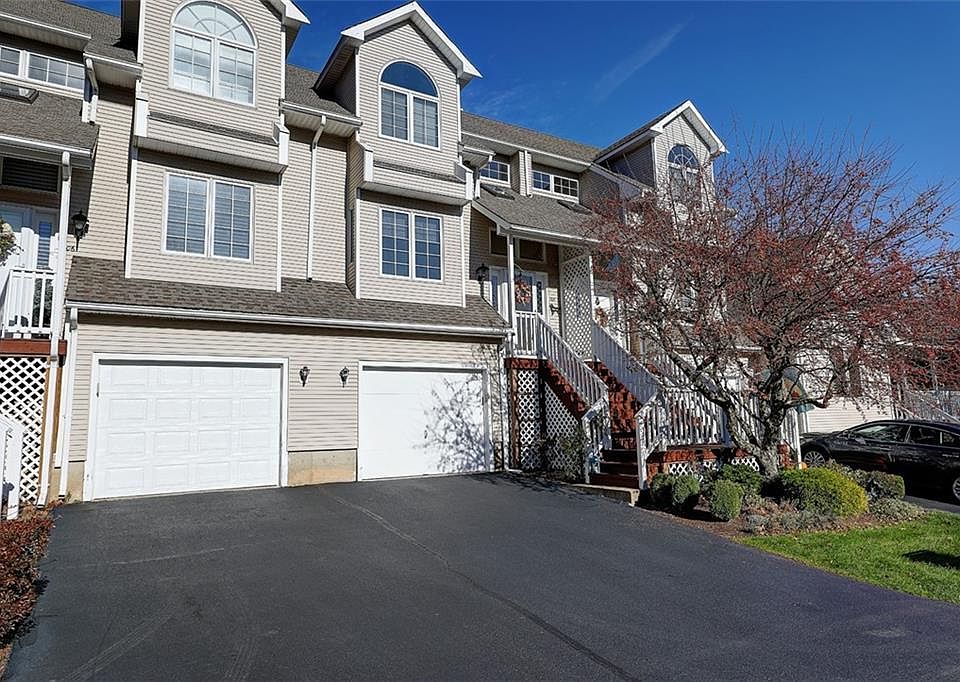 1st image of 205 River Farms Dr