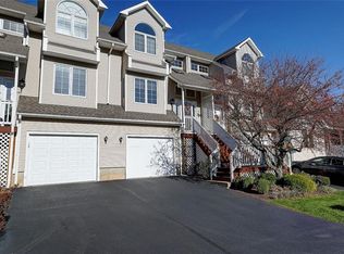 205 River Farms Dr, West Warwick, RI 02893