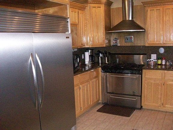 4th image of 15832 S Gaston Cir