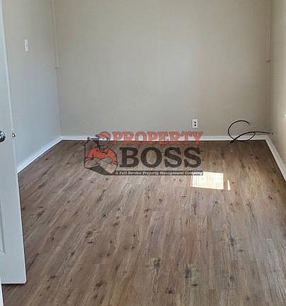 3rd image of 4041 Pennsylvania St