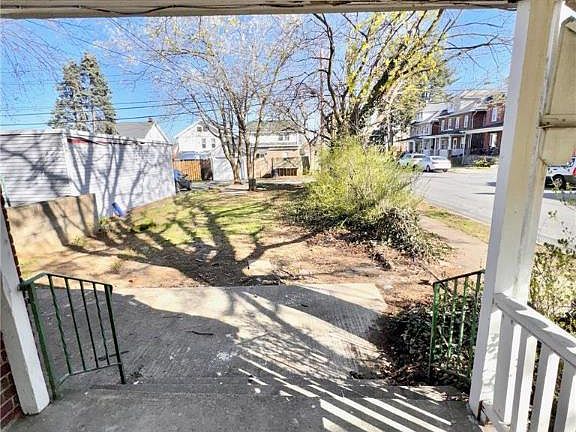 3rd image of 1540 Easton Ave