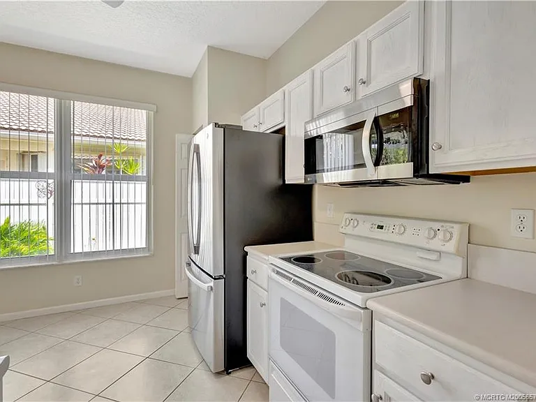 6797 SE Warwick Ln — Photo 12