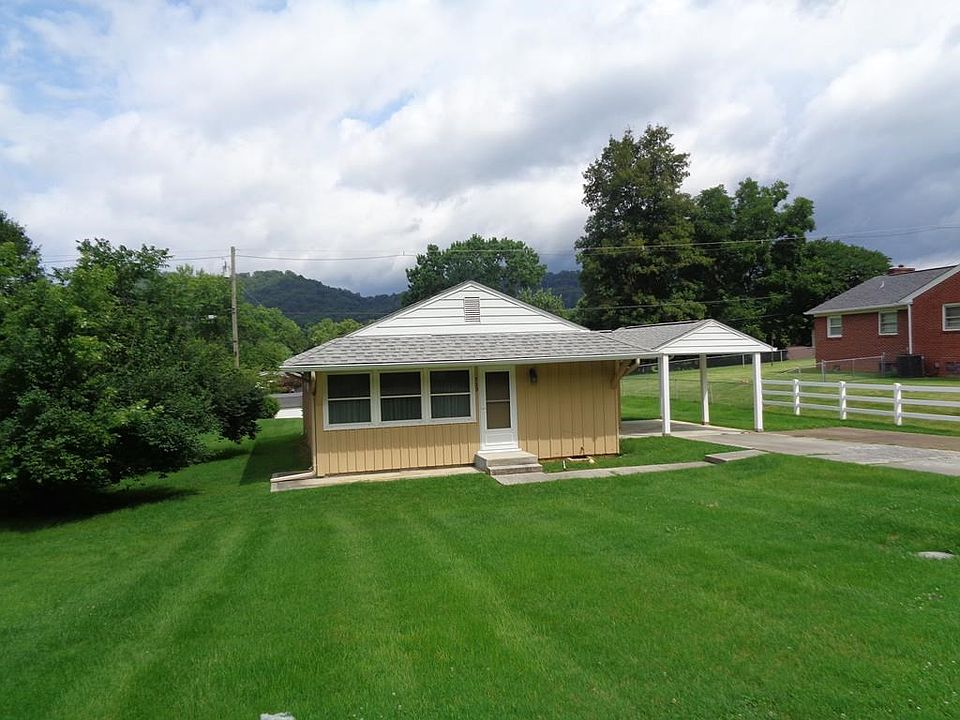 1st image of 723 Douglas Dr