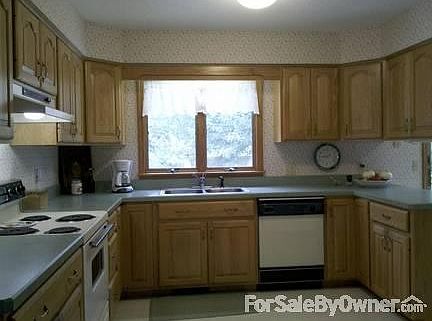 4th image of 1225 Crestview Dr