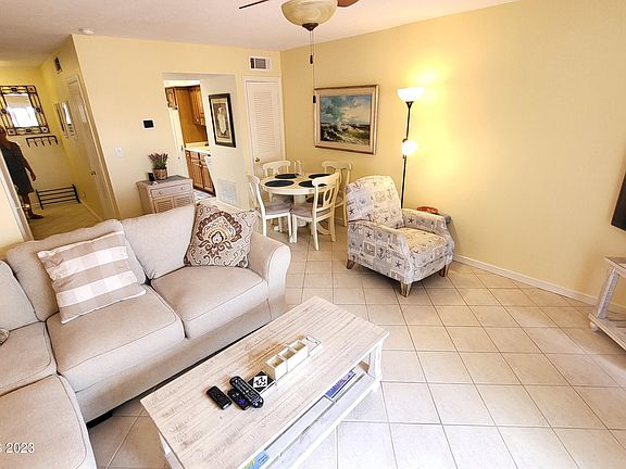 2nd image of 122 E Colonial Ct #48