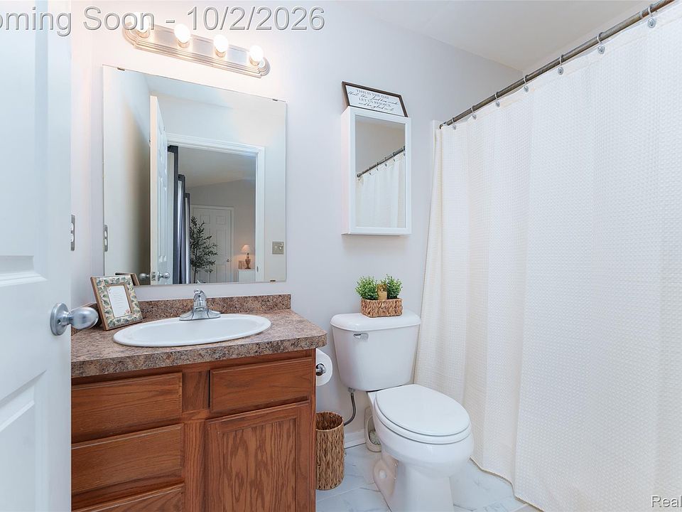 1630 Town Commons Dr, photo 16