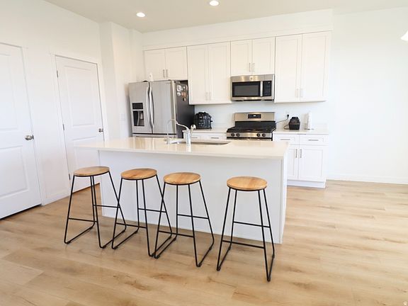 3rd image of 8240 W Cascade View Way