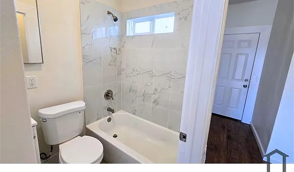 1918 Grace Ave #3 — Photo 9