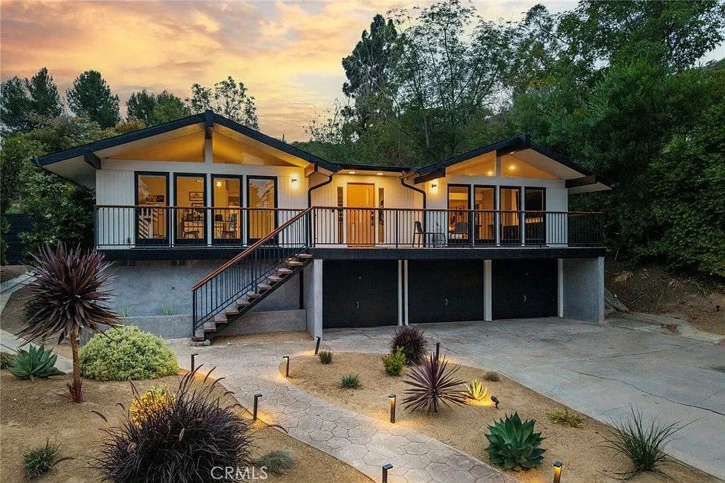 3 bed, 2.5 bath, 2058 sqft, $17,500 — Photo 4