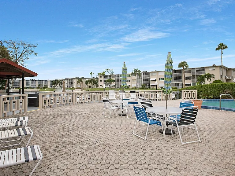 2581 N Garden Dr #206 — Photo 37