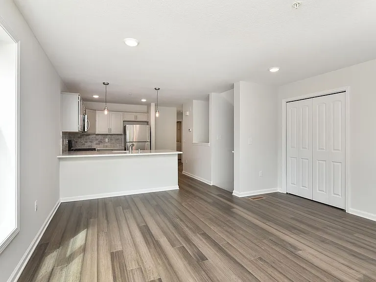 1625 Marshall St Ne — Photo 3