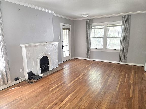 5th image of 1406 E Earll Dr
