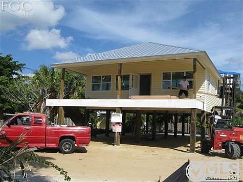3rd image of 4541 Estero Blvd