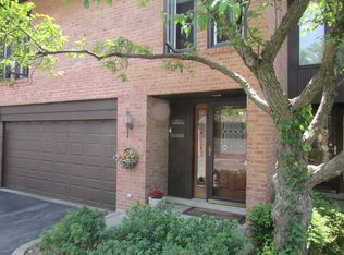 1715 Wildberry Dr UNIT D, Glenview, IL 60025