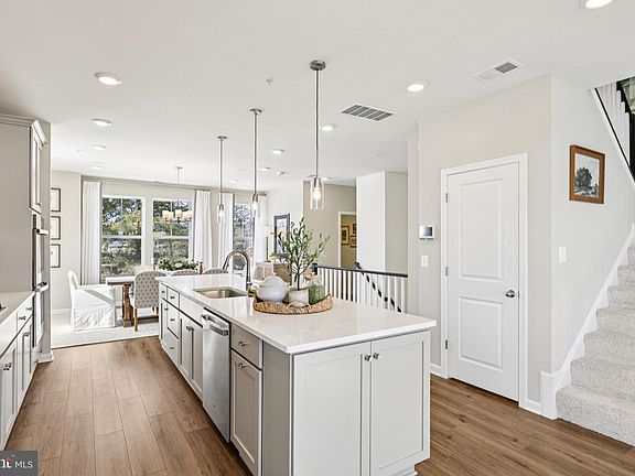 7th image of this home