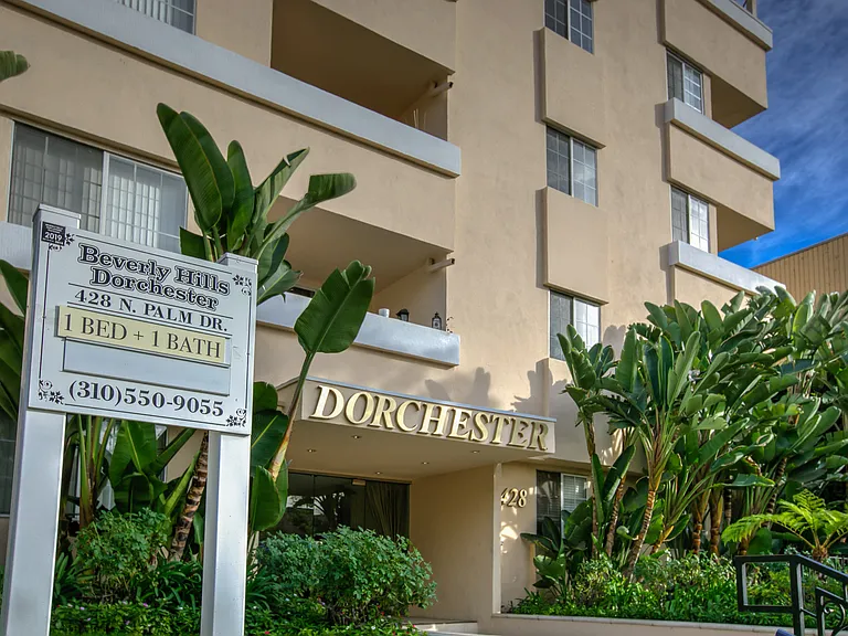 Beverly Hills Dorchester — Photo 8