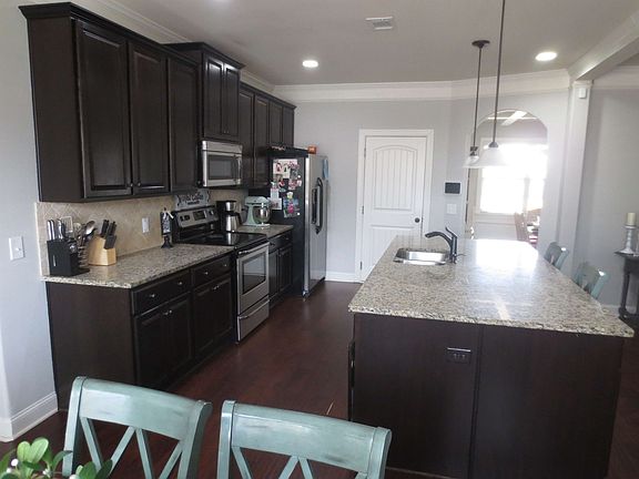3rd image of 605 Stockport Ct