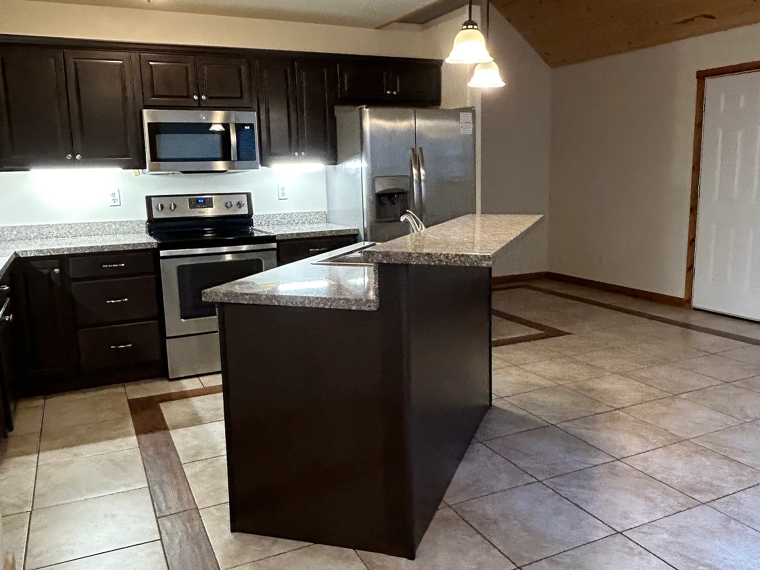 117 S Kaupo Dr — Photo 3