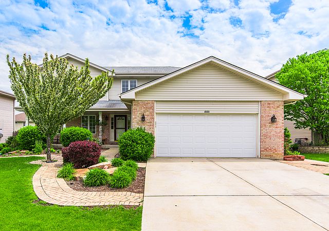 1st image of 1033 Greenbriar Dr