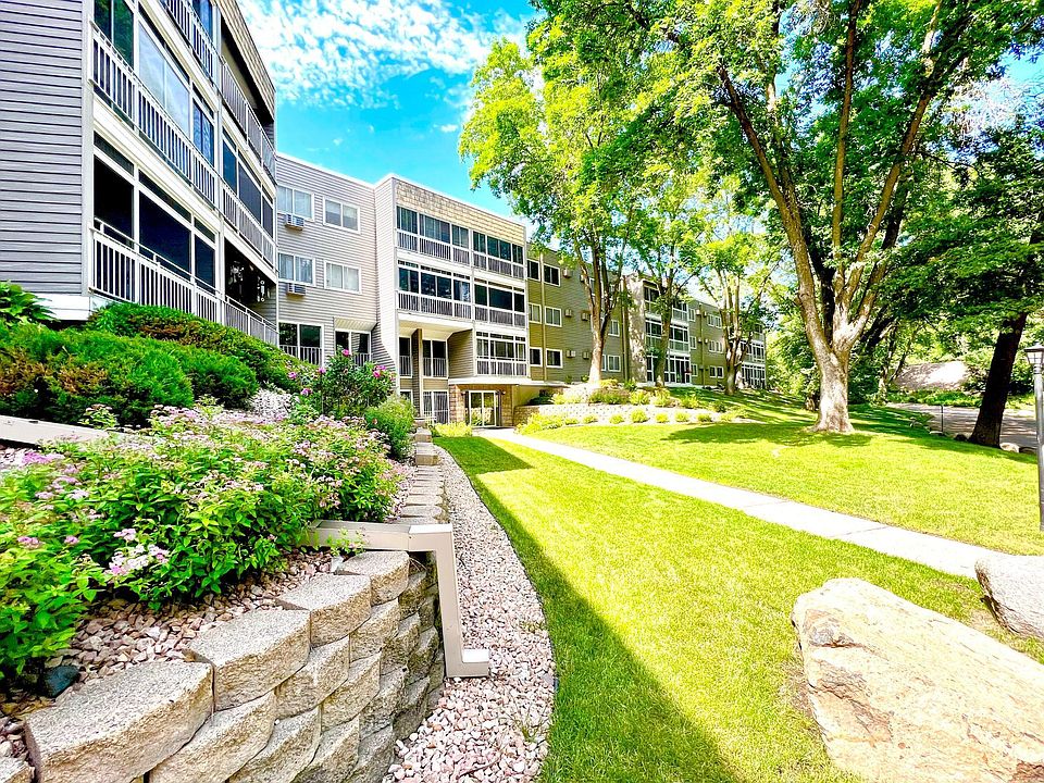 1st image of 135 Viking Dr E APT 207