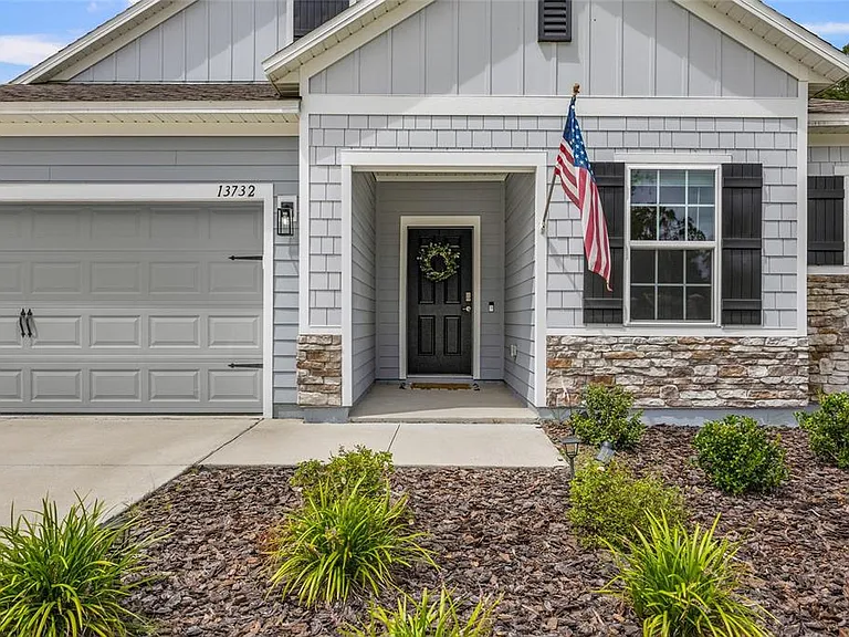 13732 SW 137th Ct — Photo 1