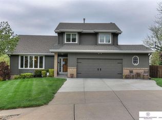 1512 Sunshine Blvd, Bellevue, NE 68123