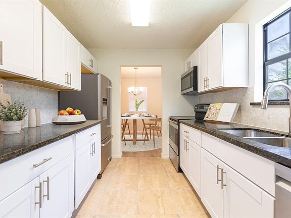 3rd image of 1004 Avenue H