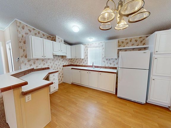 3rd image of 3013 Elmwood Ave