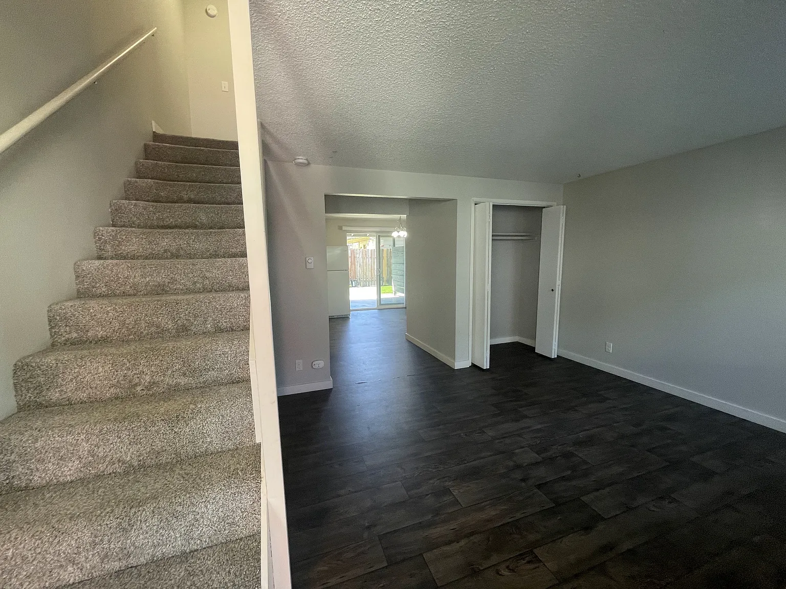 2 bed, 1.5 bath, 952 sqft, $1,999 — Photo 3