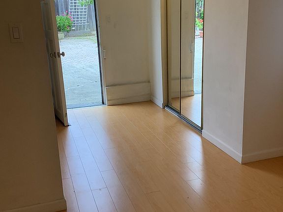 5th image of 286 Alta Loma Ave