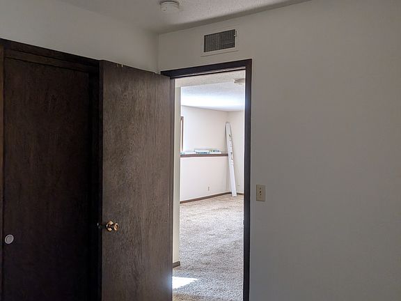 5th image of 105 K Ave E #4