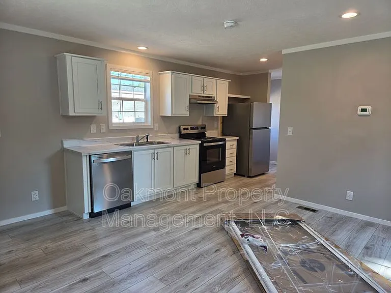 223 Plum Dr — Photo 4