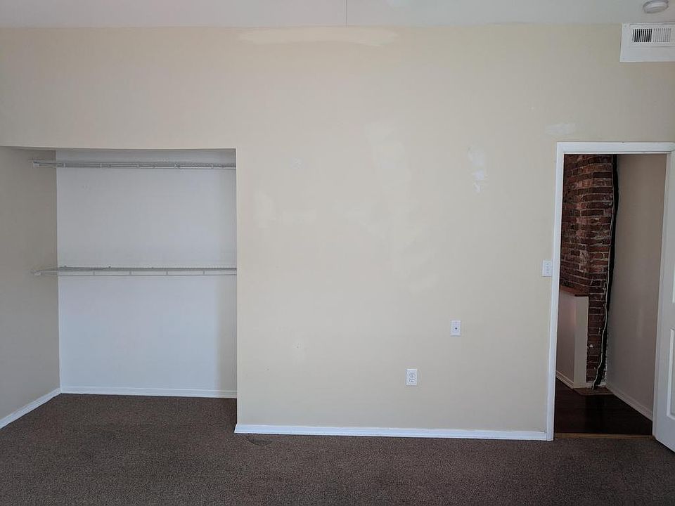1st image of 1921 W Diamond St APT 3