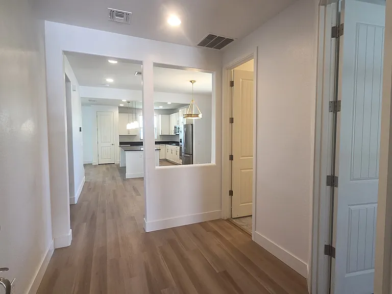 5220 S Hadron — Photo 4