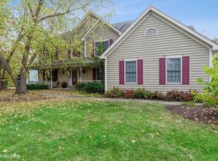 579 Bittersweet Trl, Crystal Lake, IL 60014