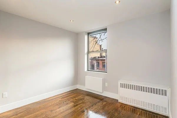 Rented by MNS | media 20