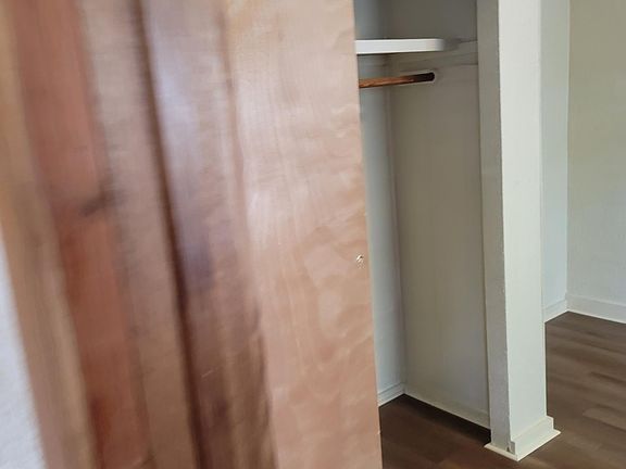 5th image of 712 Park Ave #1