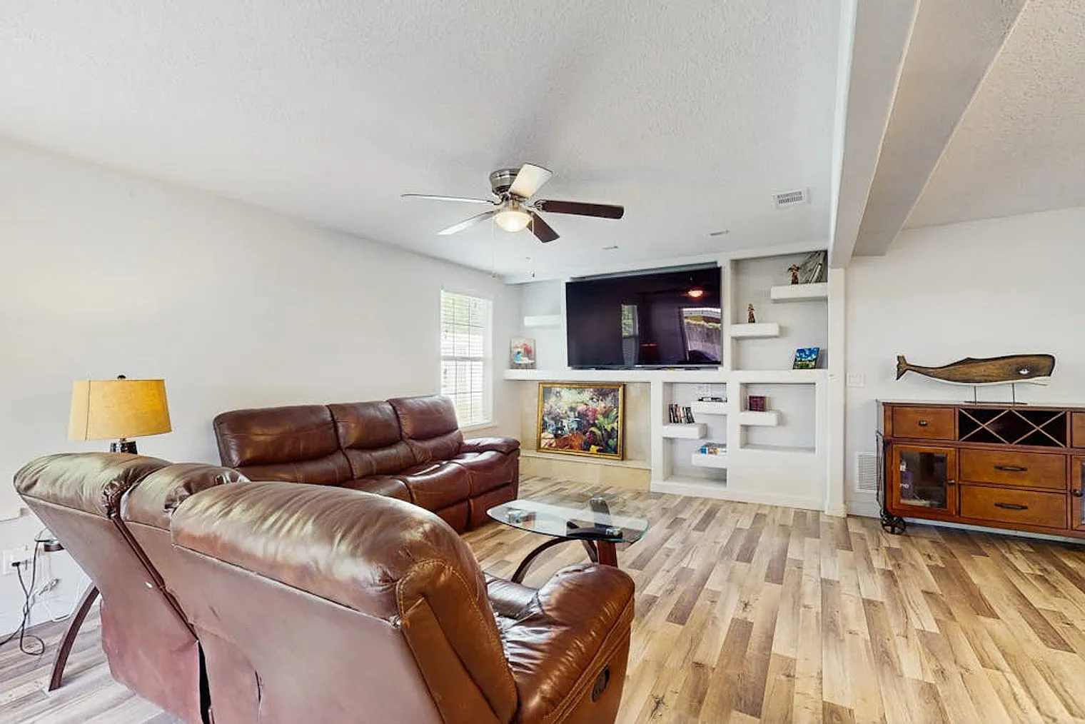 3 bed, 2.0 bath, 1539 sqft, $6,385 — Photo 1