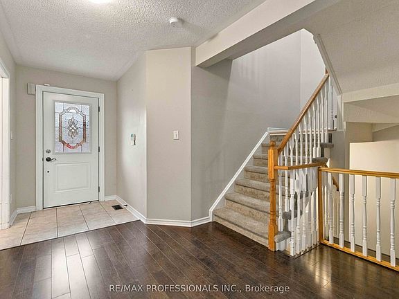 3rd image of 34 Jolley Ct