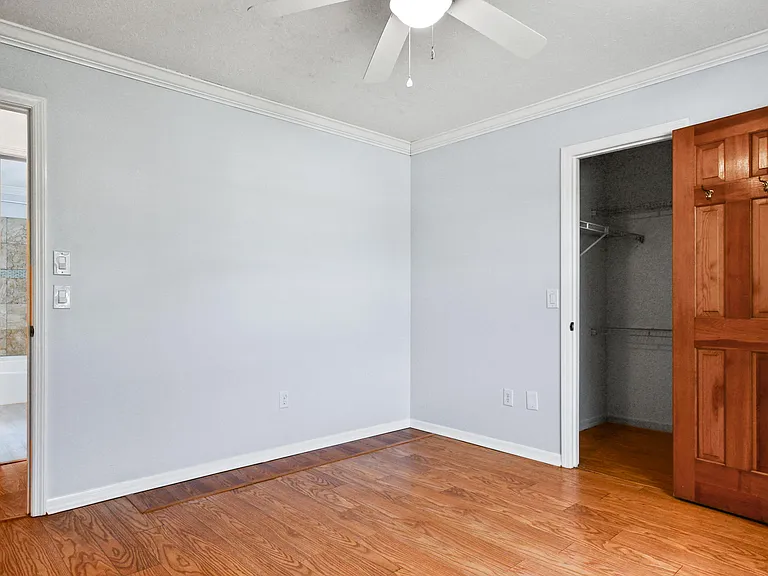 2374 SE Marseille St — Photo 16