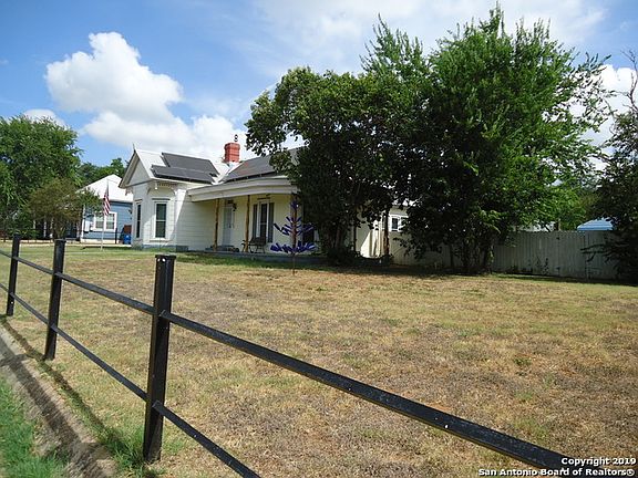 3rd image of 1004 3rd St