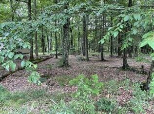 108 Burning Tree Dr, Hawley, PA 18428