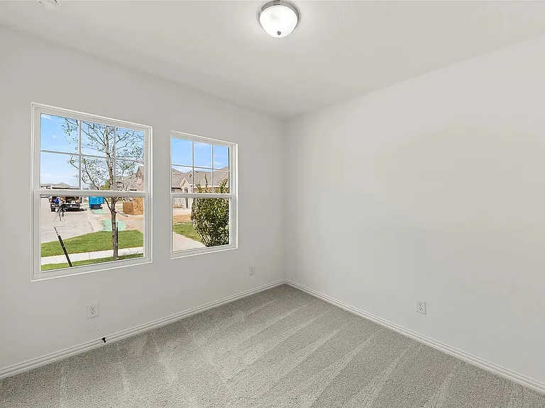 2121 Williams Rd — Photo 11