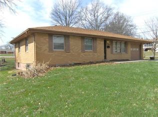 17293 E Cheyenne Dr, Independence, MO 64056