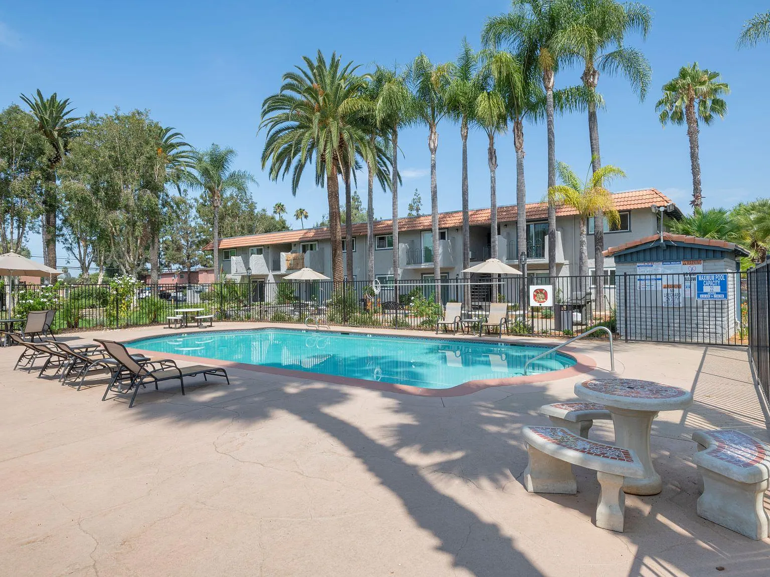 Villa Hermosa Apartments — Photo 2