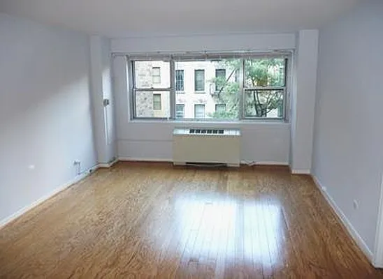 Sold by New York Private Realty Group | media 1