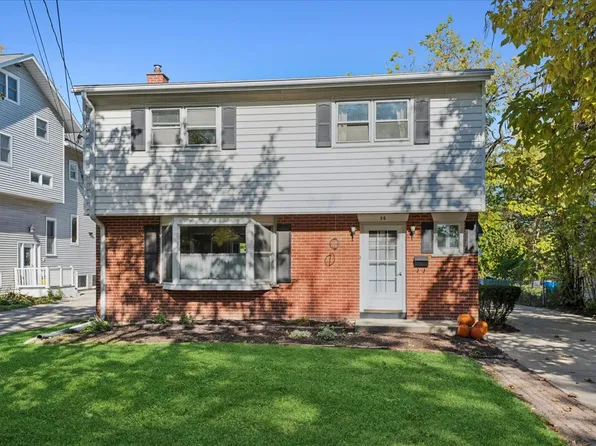 58 E Division St, Villa Park, IL 60181