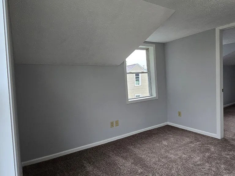 1133 North Ave NE — Photo 8