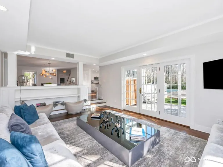 29 Georgica Woods Ln — Photo 3