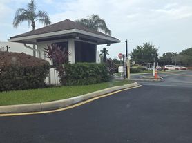 210 Lake Pointe Dr, Fort Lauderdale, FL